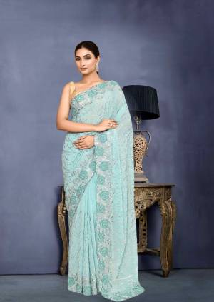 Look Pretty Wearing This Lovely Designer   Saree