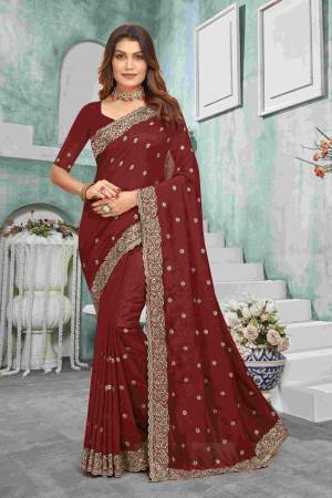 Look Pretty Wearing This Lovely Designer   Saree