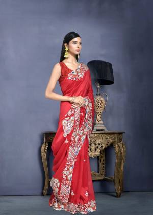 Look Pretty Wearing This Lovely Designer  Saree