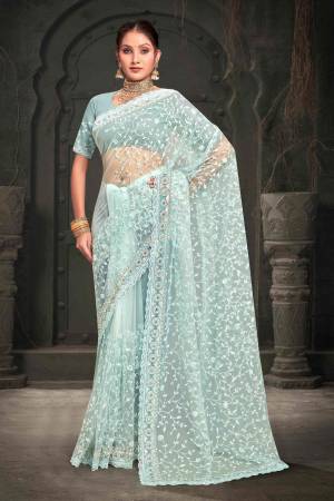 Look Pretty Wearing This Lovely Designer  Saree