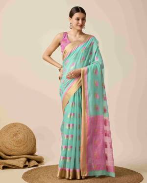 Look Pretty Wearing This Lovely Designer  Saree