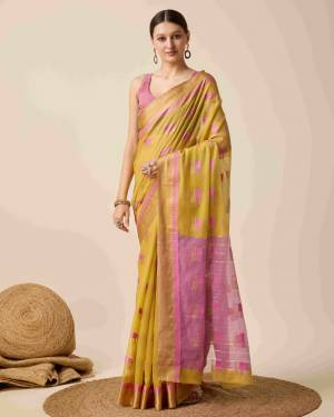 Look Pretty Wearing This Lovely Designer  Saree