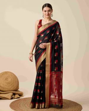 Look Pretty Wearing This Lovely Designer  Saree