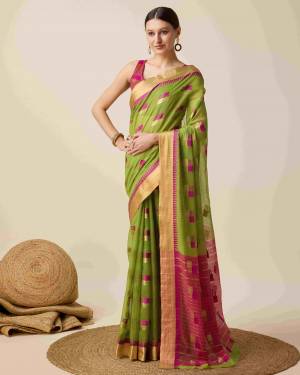 Look Pretty Wearing This Lovely Designer  Saree