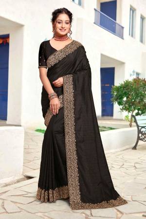 Look Pretty Wearing This Lovely Designer  Saree