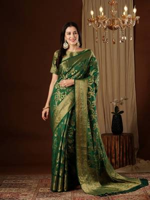 Look Pretty Wearing This Lovely Designer  Saree