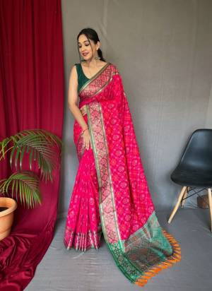 Look Pretty Wearing This Lovely Designer  Saree