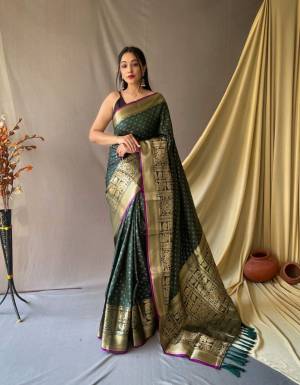 Look Pretty Wearing This Lovely Designer  Saree