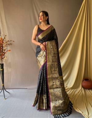 Look Pretty Wearing This Lovely Designer  Saree