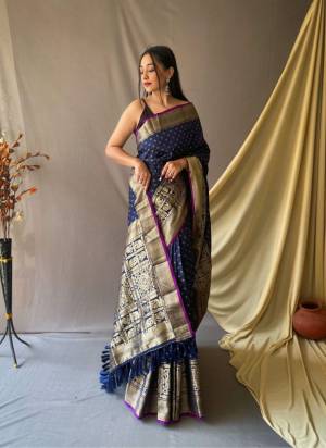 Look Pretty Wearing This Lovely Designer  Saree