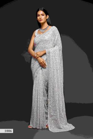 Look Pretty Wearing This Lovely Designer  Saree