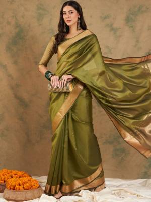 Look Pretty Wearing This Lovely Designer  Saree