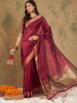 Look Pretty Wearing This Lovely Designer  Saree