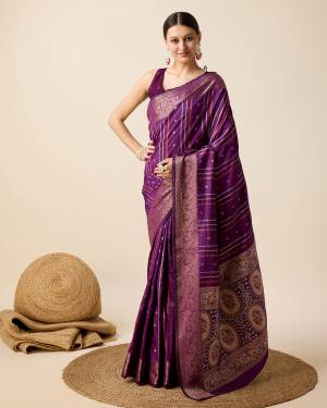 Look Pretty Wearing This Lovely Designer  Saree