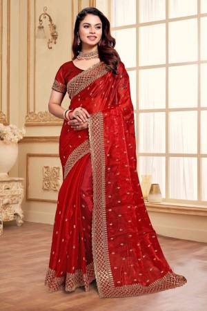 Look Pretty Wearing This Lovely Designer  Saree