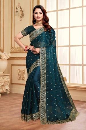 Look Pretty Wearing This Lovely Designer  Saree