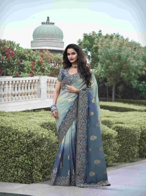 Look Pretty Wearing This Lovely Designer  Saree