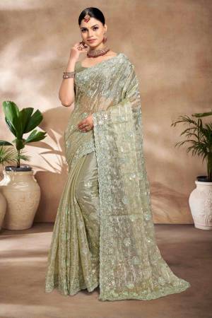Look Pretty Wearing This Lovely Designer  Saree