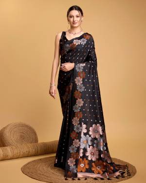 Look Pretty Wearing This Lovely Designer  Saree