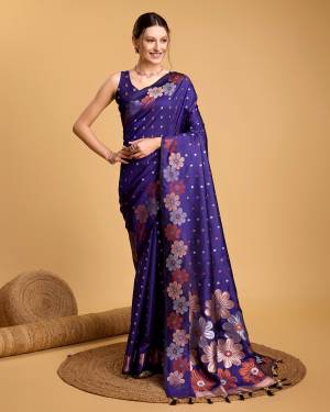 Look Pretty Wearing This Lovely Designer  Saree