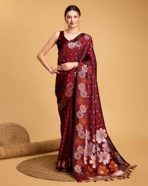 Look Pretty Wearing This Lovely Designer  Saree