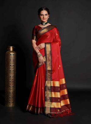 Look Pretty Wearing This Lovely Designer  Saree