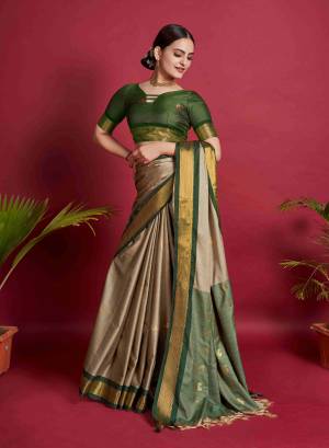 Look Pretty Wearing This Lovely Designer  Saree