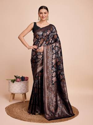 Look Pretty Wearing This Lovely Designer  Saree
