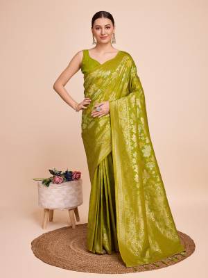 Look Pretty Wearing This Lovely Designer  Saree