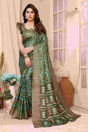 Look Pretty Wearing This Lovely Designer  Saree