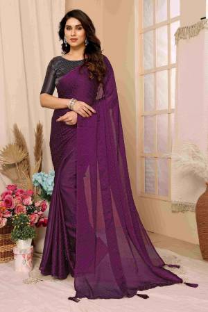 Look Pretty Wearing This Lovely Designer  Saree