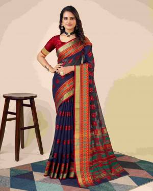 Look Pretty Wearing This Lovely Designer  Saree