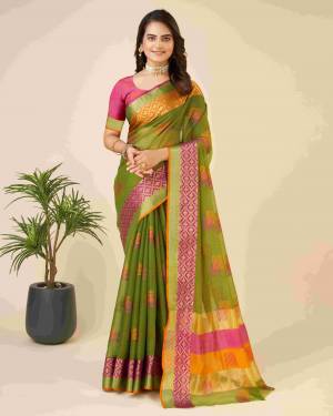 Look Pretty Wearing This Lovely Designer  Saree