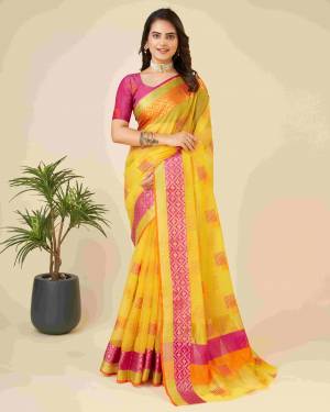 Look Pretty Wearing This Lovely Designer  Saree