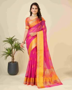 Look Pretty Wearing This Lovely Designer  Saree