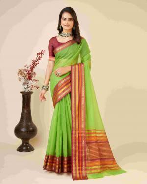 Look Pretty Wearing This Lovely Designer  Saree