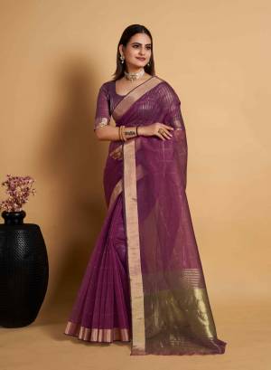 Look Pretty Wearing This Lovely Designer  Saree