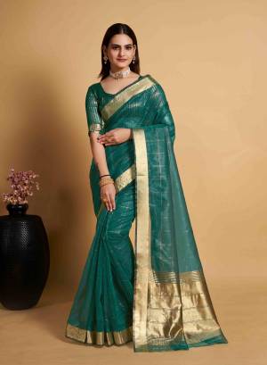 Look Pretty Wearing This Lovely Designer  Saree