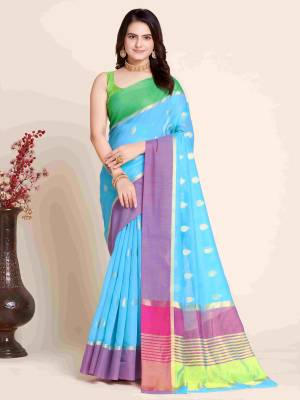 Look Pretty Wearing This Lovely Designer  Saree