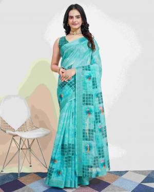 Look Pretty Wearing This Lovely Designer  Saree