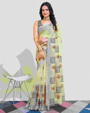 Look Pretty Wearing This Lovely Designer  Saree