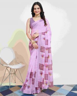 Look Pretty Wearing This Lovely Designer  Saree