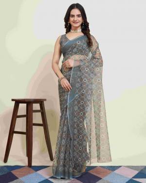 Look Pretty Wearing This Lovely Designer  Saree