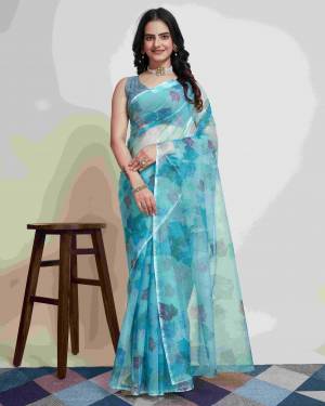 Look Pretty Wearing This Lovely Designer  Saree