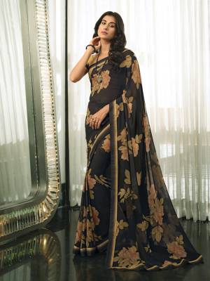 Look Pretty Wearing This Lovely Designer  Saree