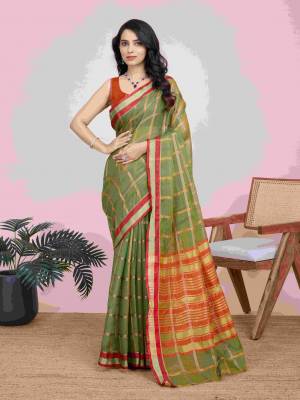 Look Pretty Wearing This Lovely Designer  Saree