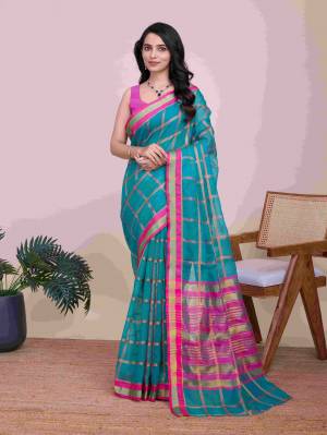 Look Pretty Wearing This Lovely Designer  Saree