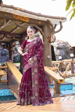 Look Pretty Wearing This Lovely Designer  Saree