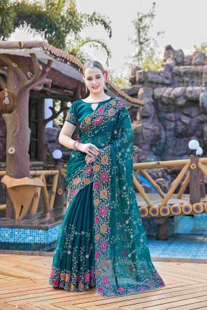 Look Pretty Wearing This Lovely Designer  Saree