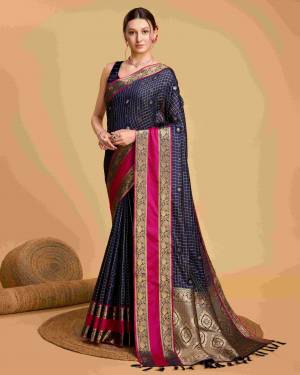 Look Pretty Wearing This Lovely Designer  Saree